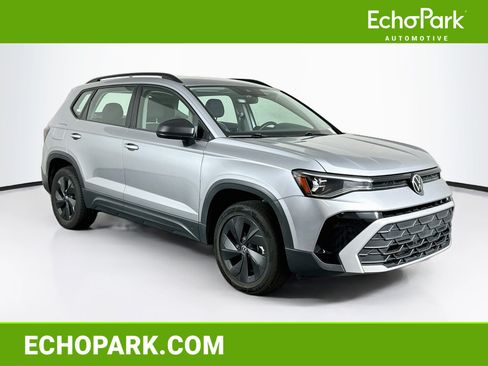 Used 2025 Volkswagen Taos S FWD image 1