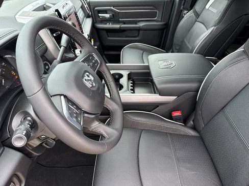 New 2026 RAM 2500 Laramie AWD/4WD image 19