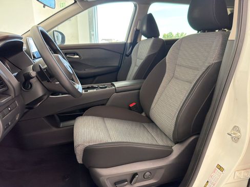 Used 2023 Nissan Rogue SV AWD/4WD image 5