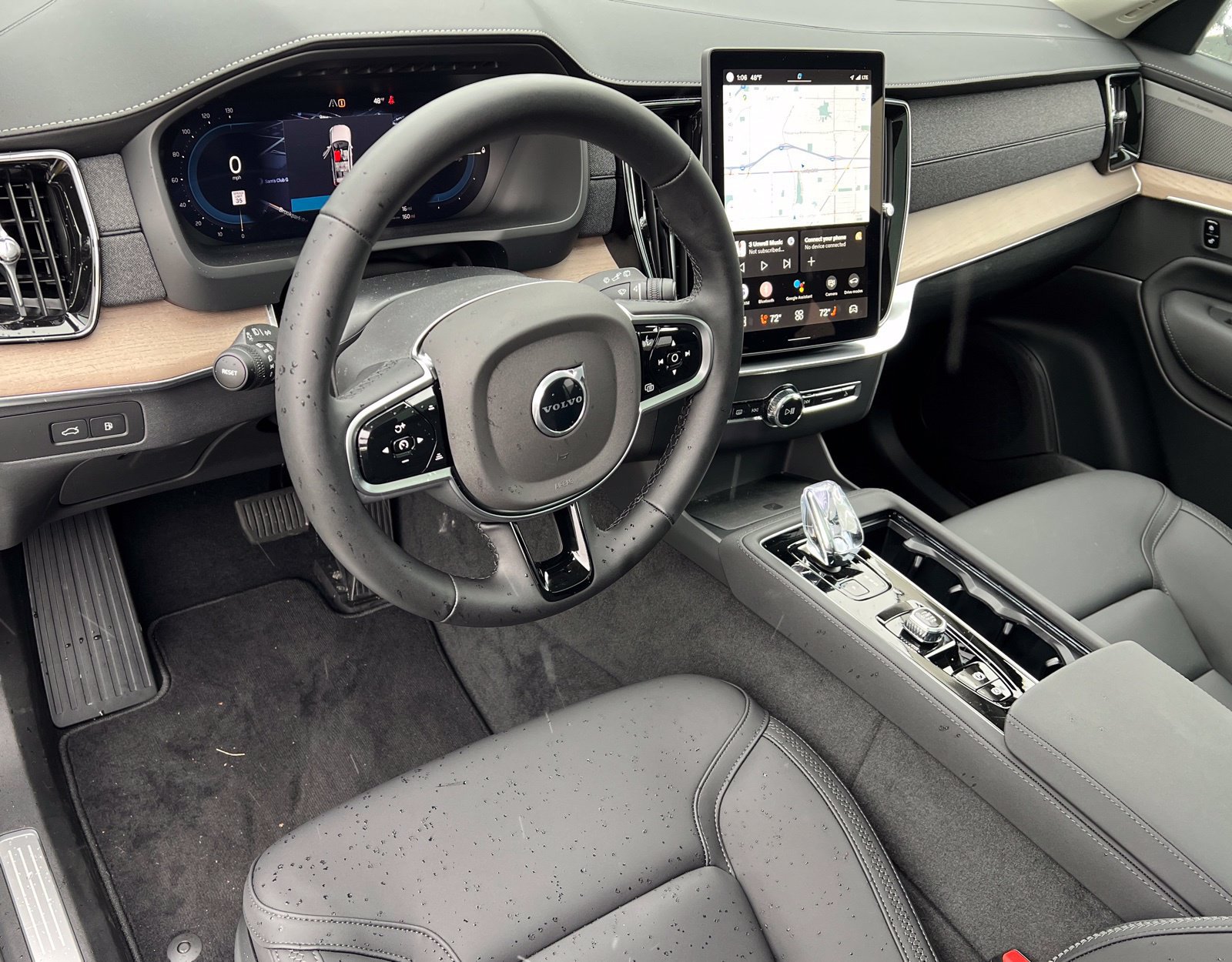 New 2026 Volvo XC90 T8 Plus w/ Protection Package Premier AWD/4WD image 13