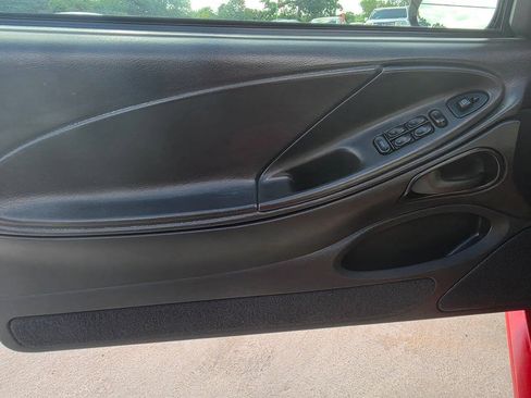Used 2000 Ford Mustang Convertible RWD image 18