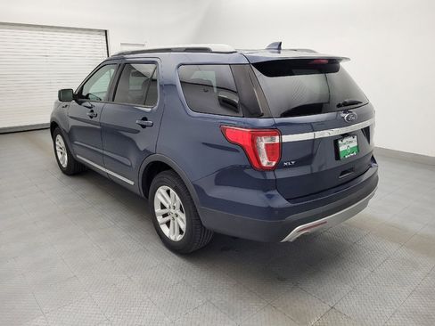 Used 2017 Ford Explorer XLT w/ Equipment Group 202A FWD image 5