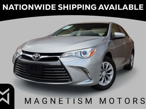 Used 2017 Toyota Camry LE image 1