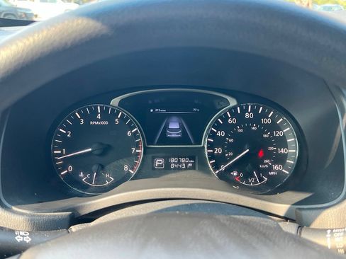Used 2014 Nissan Pathfinder S FWD image 16