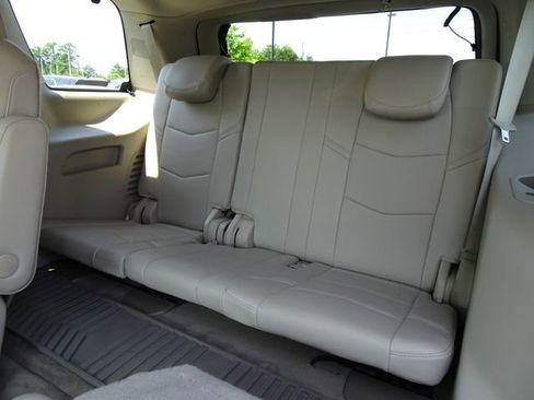 Used 2017 Cadillac Escalade Luxury AWD/4WD image 17