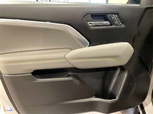 Used 2026 Chevrolet Colorado ZR2 w/ Technology Package image 11