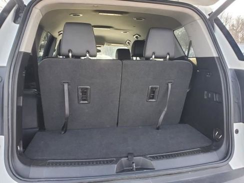 Used 2023 GMC Acadia SLT image 18