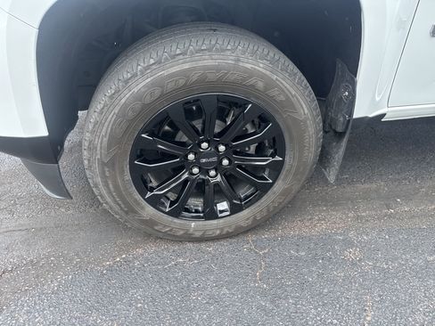 Used 2022 GMC Canyon Elevation image 11