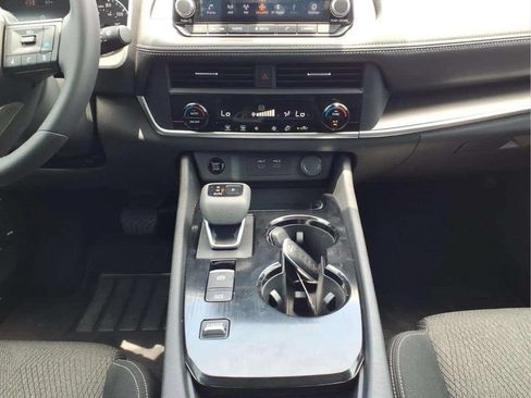 Used 2026 Nissan Rogue SV FWD image 10