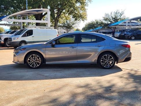 Used 2025 Toyota Camry XLE image 12