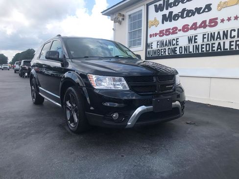 Used 2020 Dodge Journey Crossroad FWD image 2