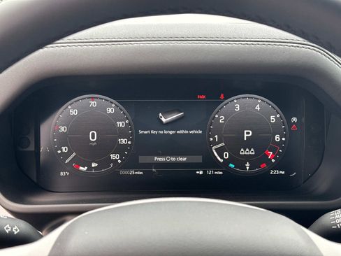 Certified 2025 Land Rover Defender 110 X-Dynamic SE image 30