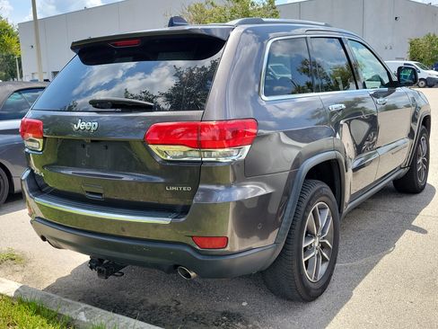 Used 2017 Jeep Grand Cherokee Limited w/ Luxury Group II AWD/4WD image 3