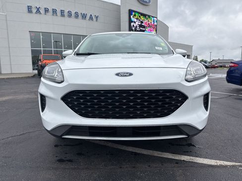Used 2020 Ford Escape SE FWD image 2