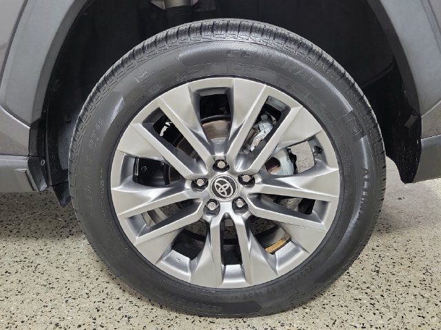 Used 2023 Toyota RAV4 XLE Premium AWD/4WD image 8
