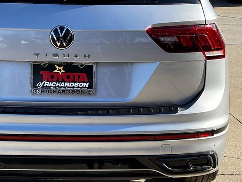 Used 2022 Volkswagen Tiguan SE R-Line image 6