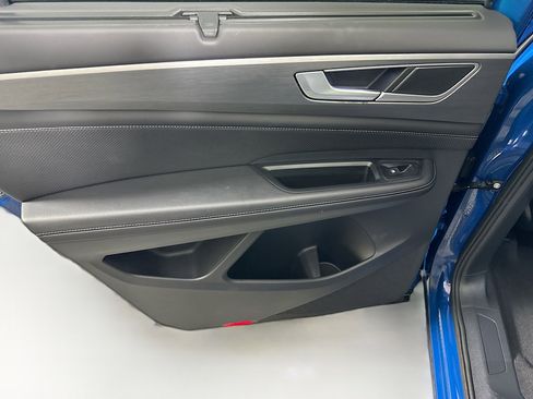 Used 2025 Volkswagen Atlas Cross Sport SE image 25