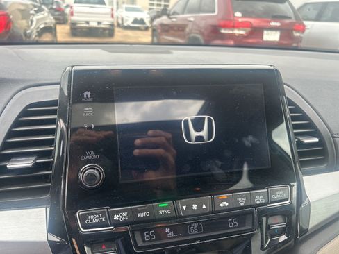 Used 2019 Honda Odyssey Touring image 25