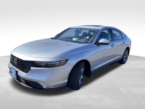 Used 2024 Honda Accord EX image 2
