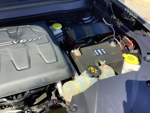 Used 2020 Jeep Cherokee Trailhawk w/ Cold Weather Group image 15