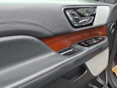 Used 2022 Lincoln Navigator L Reserve AWD/4WD image 5