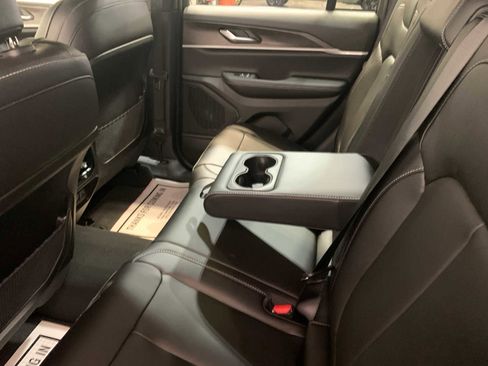 New 2025 Jeep Grand Cherokee Limited image 5