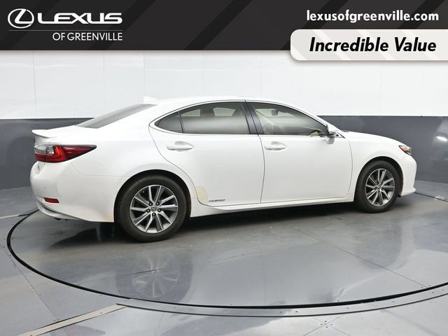 Used 2017 Lexus ES 300h w/ Luxury Package FWD image 9