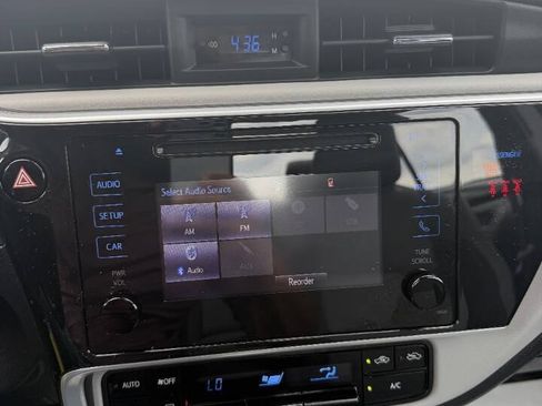 Used 2019 Toyota Corolla LE FWD image 14