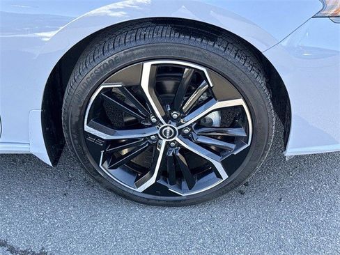 Used 2023 Nissan Altima 2.5 SR w/ SR Premium Package image 7