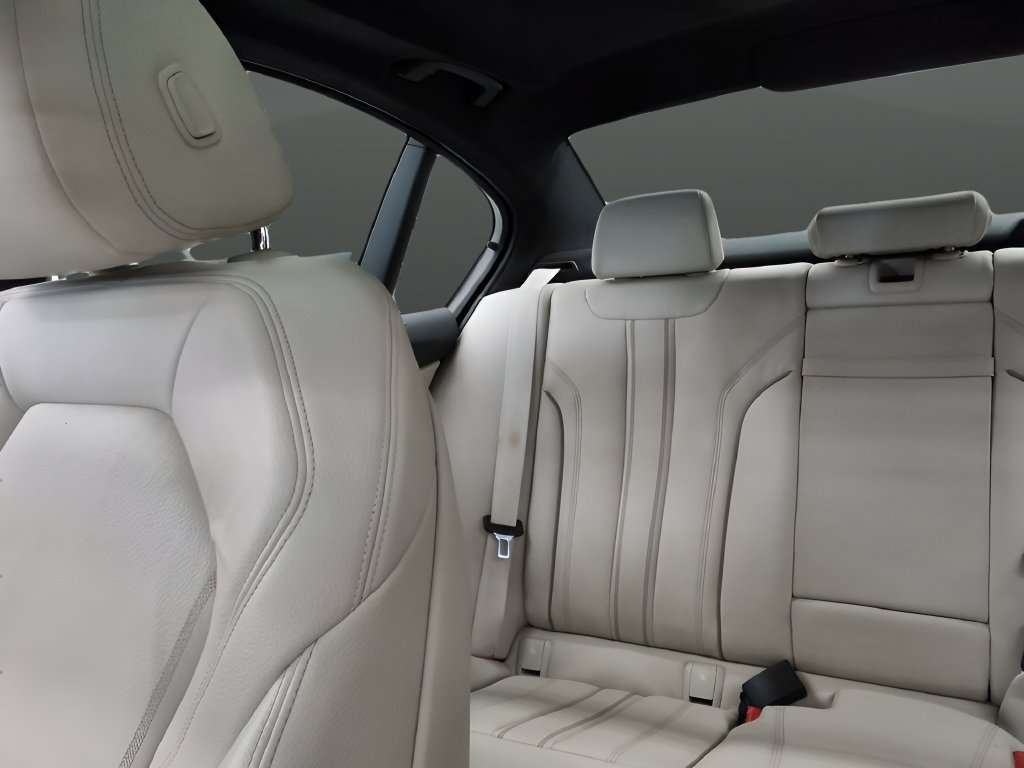Used 2023 BMW 540i xDrive w/ Executive Package AWD/4WD image 26