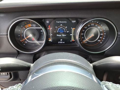 Used 2022 Jeep Gladiator Overland w/ Popular Equipment Package AWD/4WD image 27