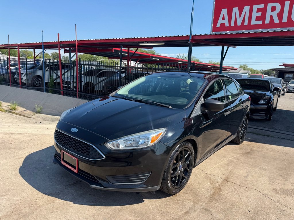 Used 2018 Ford Focus S FWD image 1