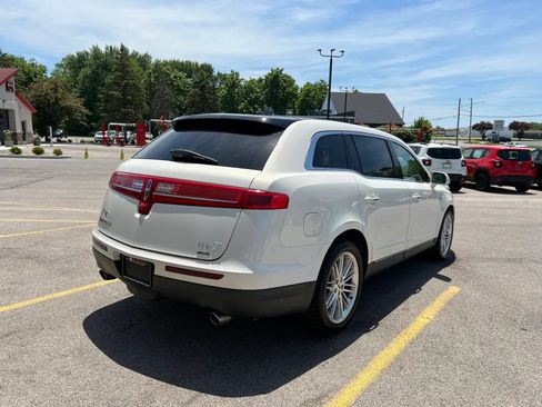 Used 2013 Lincoln MKT AWD image 5