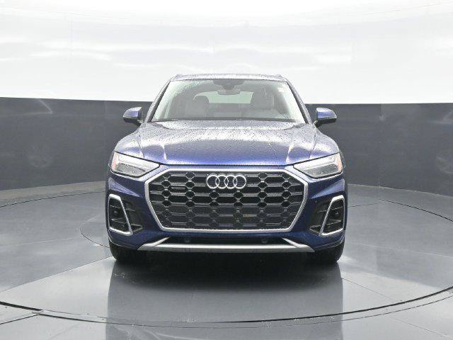 Used 2022 Audi Q5 2.0T Premium AWD/4WD image 2