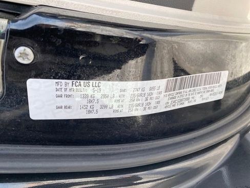 Used 2019 Chrysler Pacifica Limited image 28