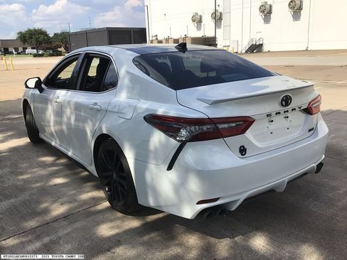 Used 2021 Toyota Camry XSE FWD image 5