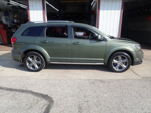Used 2017 Dodge Journey Crossroad w/ Popular Equipment Group AWD/4WD image 21