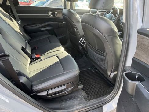 Used 2022 Kia Sorento S w/ Panoramic Sunroof Package AWD/4WD image 14
