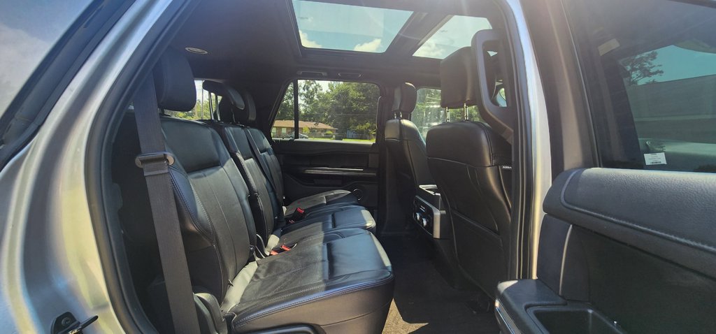 Used 2020 Ford Expedition XLT w/ Equipment Group 202A AWD/4WD image 26