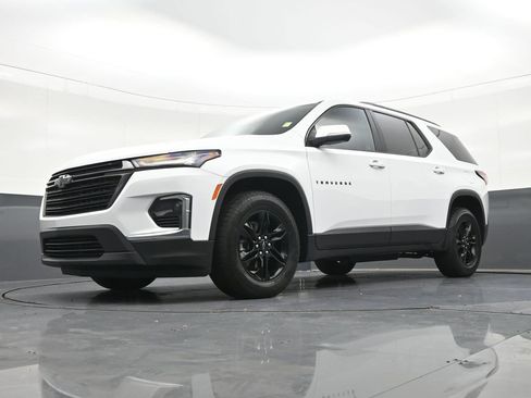 Used 2023 Chevrolet Traverse LT FWD image 23
