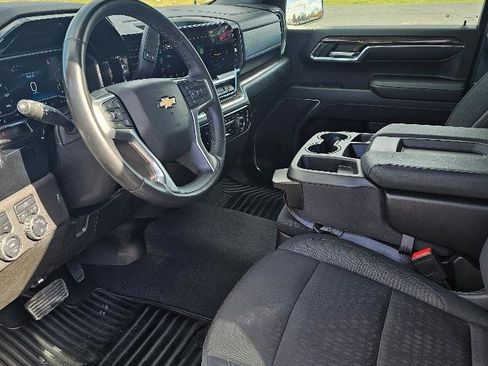 Used 2024 Chevrolet Silverado 1500 LT image 9