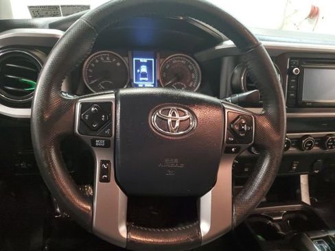 Used 2017 Toyota Tacoma SR5 w/ Tow Package AWD/4WD image 16