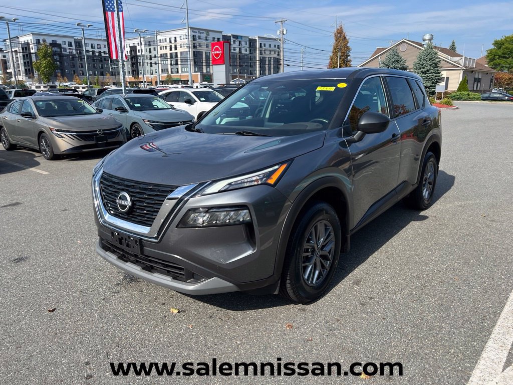 Used 2023 Nissan Rogue S AWD/4WD image 3