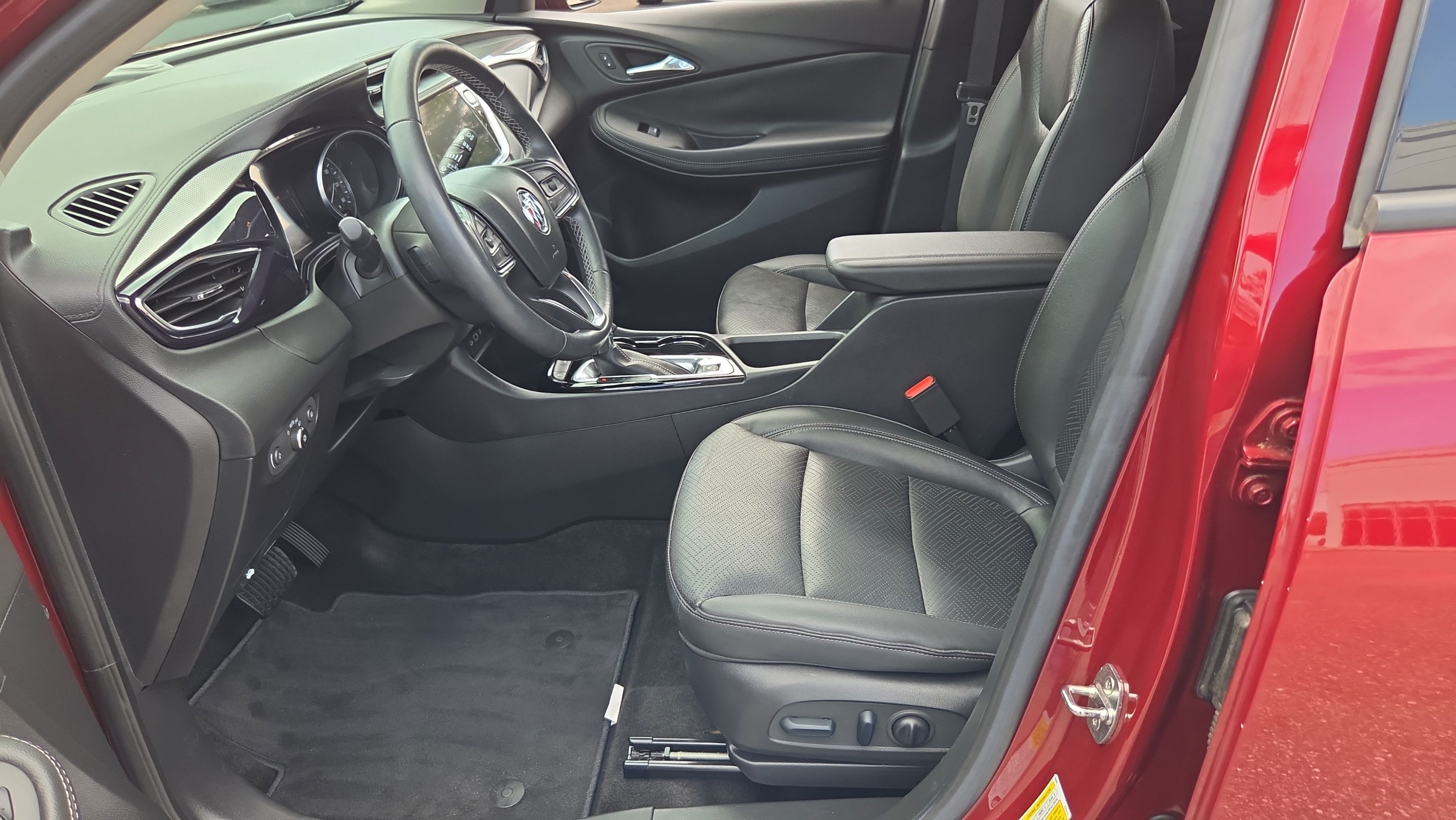 Used 2023 Buick Encore GX Essence w/ Experience Buick Package FWD image 9