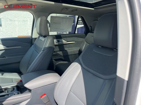 New 2025 Ford Explorer Active w/ Active Comfort Package image 33