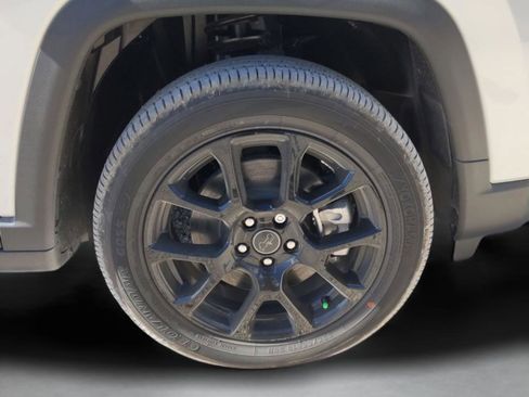New 2026 Jeep Compass Latitude AWD/4WD image 33