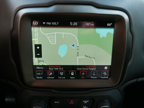 Used 2023 Jeep Renegade Trailhawk w/ Trailhawk Elite Group AWD/4WD image 30