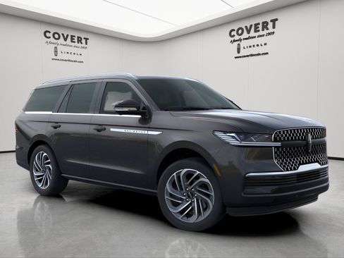 New 2026 Lincoln Navigator Reserve AWD/4WD image 7