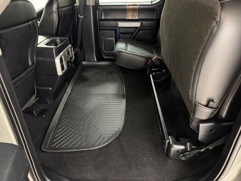 Used 2019 Ford F150 Lariat image 40