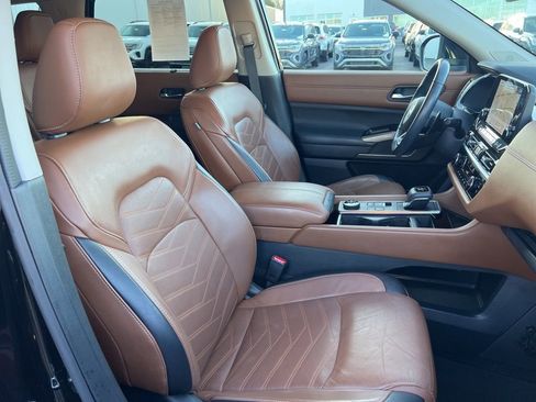 Used 2022 Nissan Pathfinder Platinum w/ Cargo Package image 24